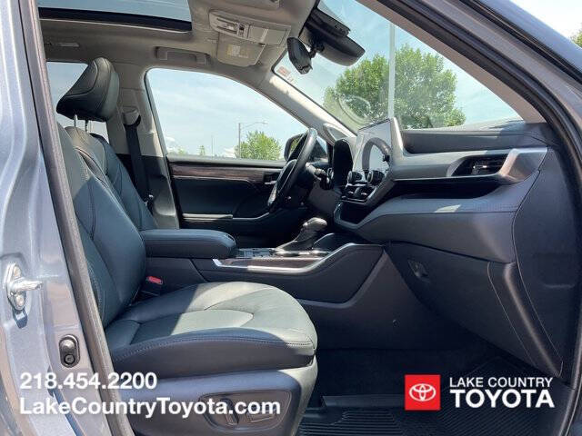 2023 Toyota Highlander Platinum