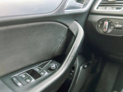 2017 Audi Q3 2.0T quattro Prestige