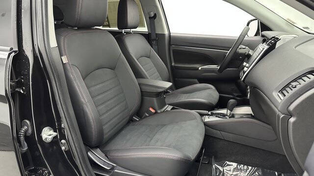 2025 Mitsubishi Outlander Sport S