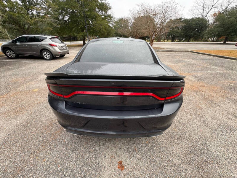 2019 Dodge Charger SXT photo 6