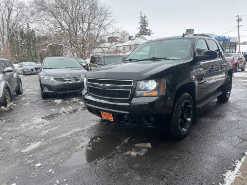 2011 Chevrolet Avalanche LS