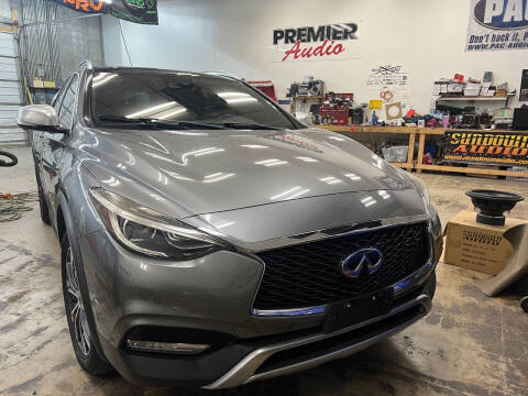2017 Infiniti QX30 Premium