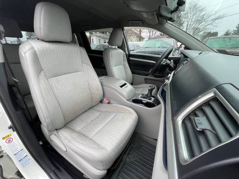 2014 Toyota Highlander LE