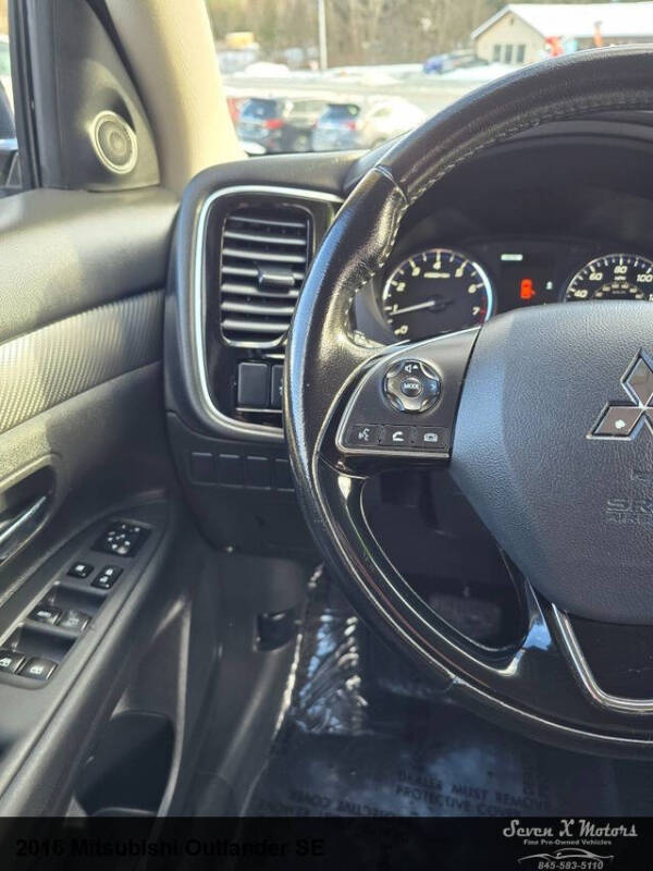 2016 Mitsubishi Outlander SE