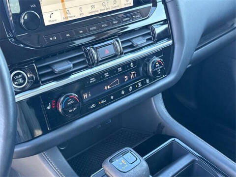 2022 Nissan Pathfinder SL