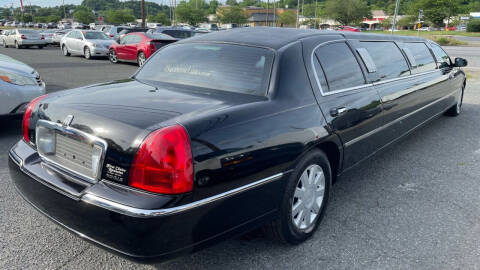 2005 Lincoln Town Car Executive