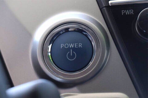 2017 Toyota Prius v Two