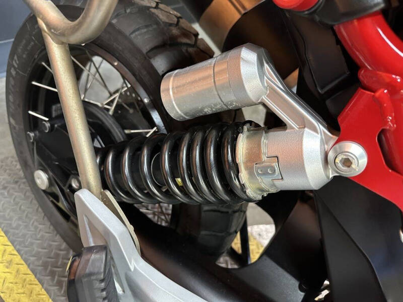 2021 Moto Guzzi V85 TT Adventure E5