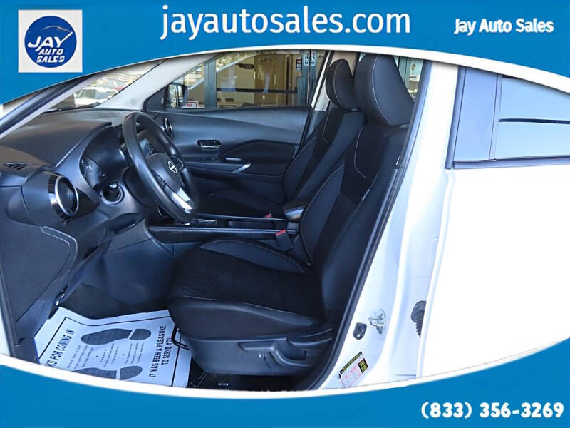 2022 Nissan Kicks SV