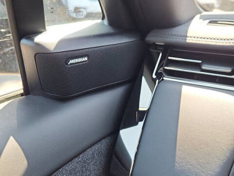 2025 Land Rover Range Rover Sport P360 SE