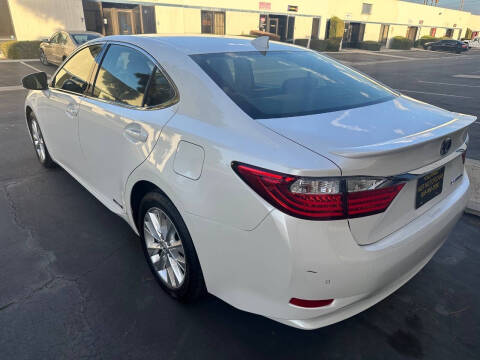 2015 Lexus ES 300h