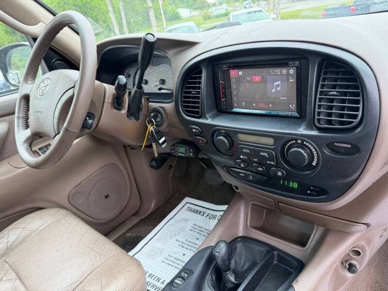 2004 Toyota Sequoia SR5