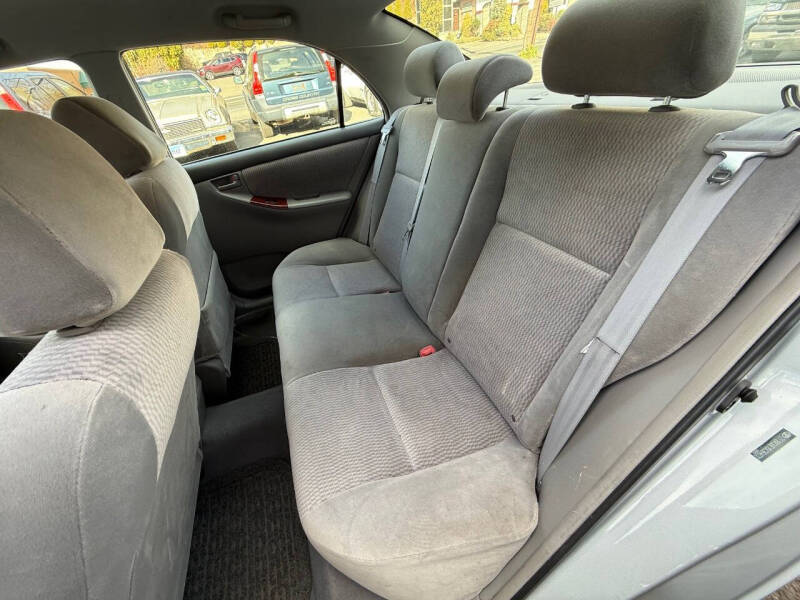 2005 Toyota Corolla LE