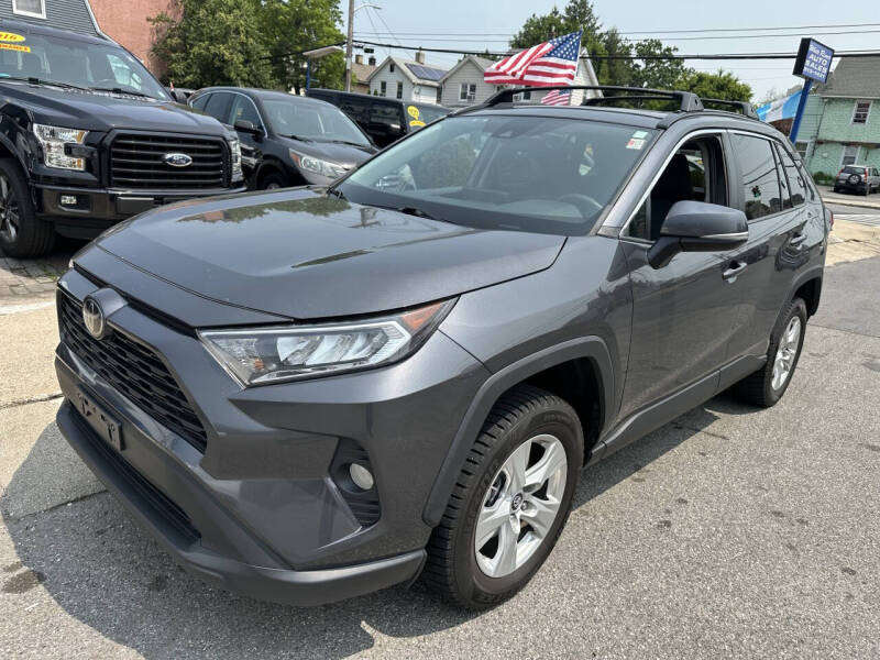 2019 Toyota RAV4 XLE's photo