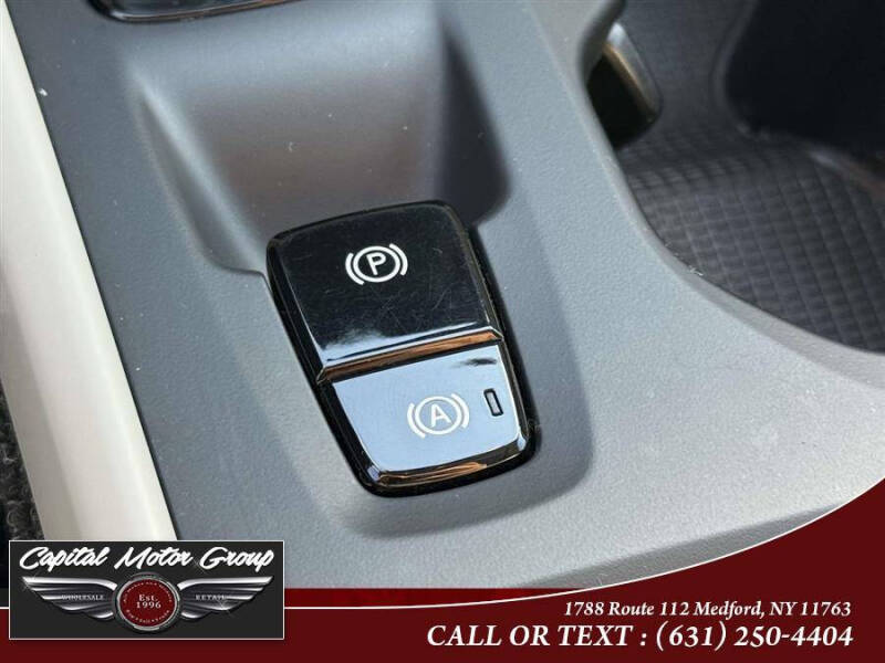 2019 Volvo XC40 T5 Momentum