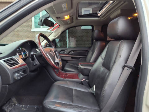 2011 Cadillac Escalade Luxury