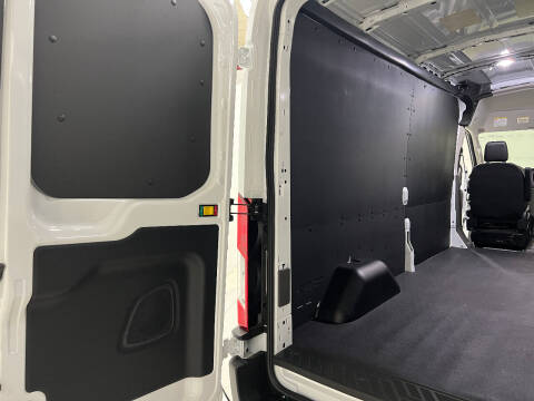 2022 Ford E-Transit 350