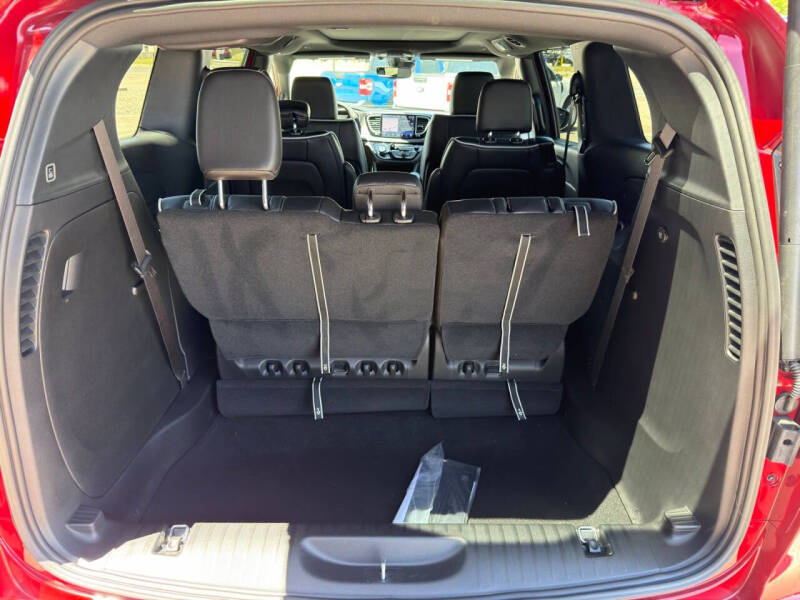 2027 Chrysler Pacifica Limited
