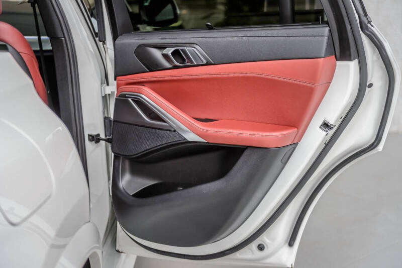 2022 BMW X6 xDrive40i