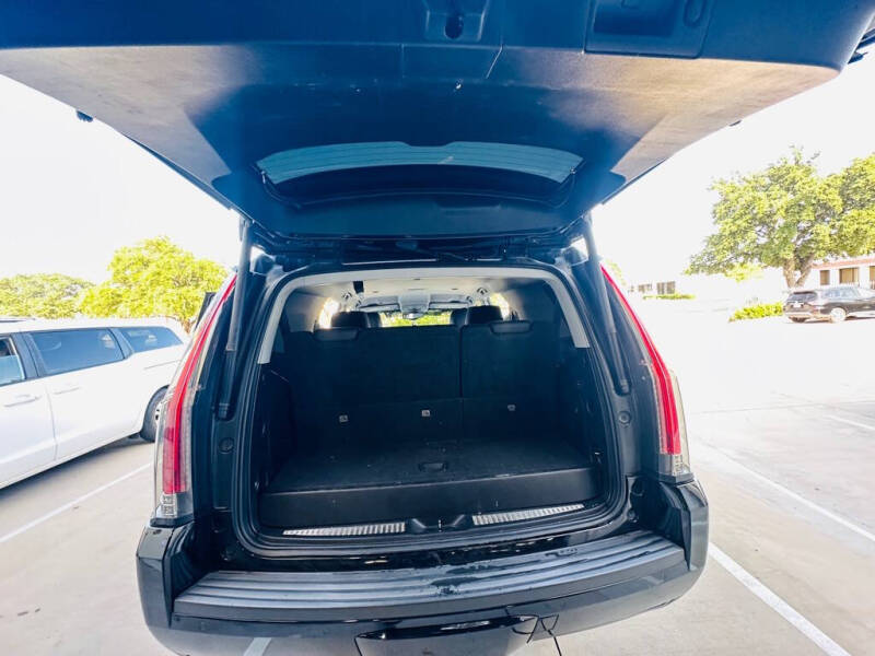 2018 Cadillac Escalade Standard