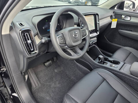2026 Volvo XC40 B5 Core