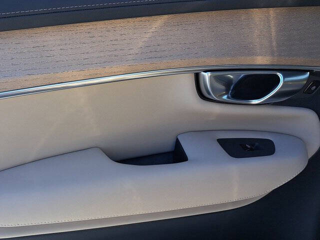 2026 Volvo XC90 T8 Core