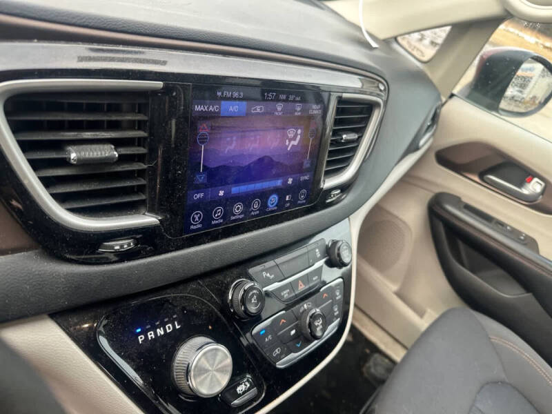 2017 Chrysler Pacifica Touring