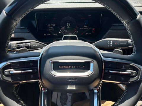 2024 GMC Acadia Denali