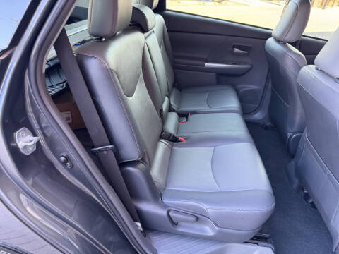 2013 Toyota Prius v Five