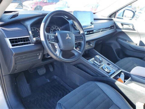 2024 Mitsubishi Outlander SE