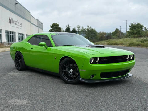 2017 Dodge Challenger 392 HEMI Scat Pack Shaker