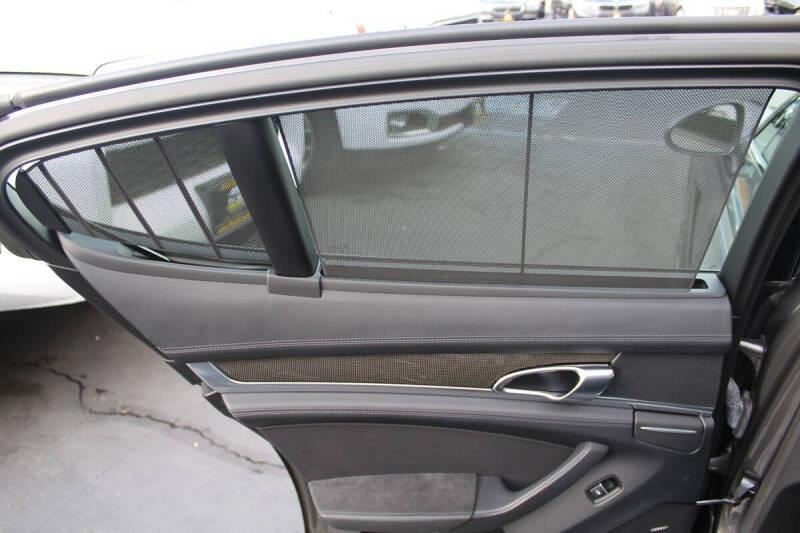 2015 Porsche Panamera GTS