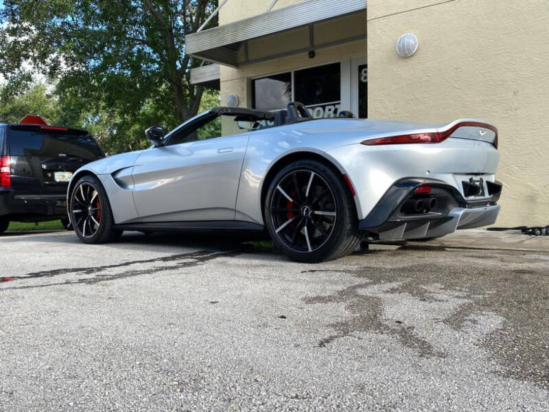 2022 Aston Martin Vantage