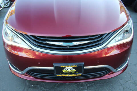 2017 Chrysler Pacifica Hybrid Platinum