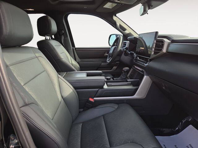 2025 Toyota Sequoia SR5