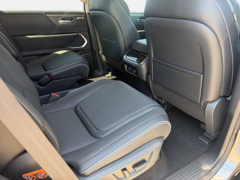 2027 Infiniti QX80 Luxe