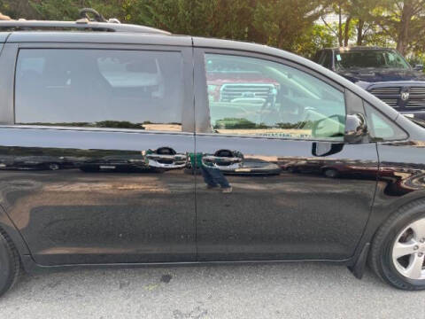 2017 Toyota Sienna LE 8-Passenger