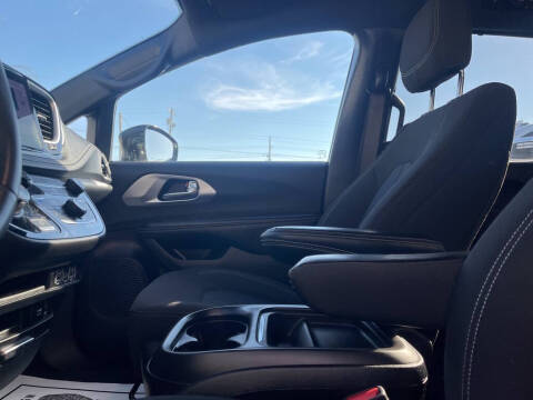 2022 Chrysler Pacifica Touring