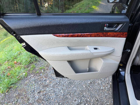 2010 Subaru Outback 2.5i Limited