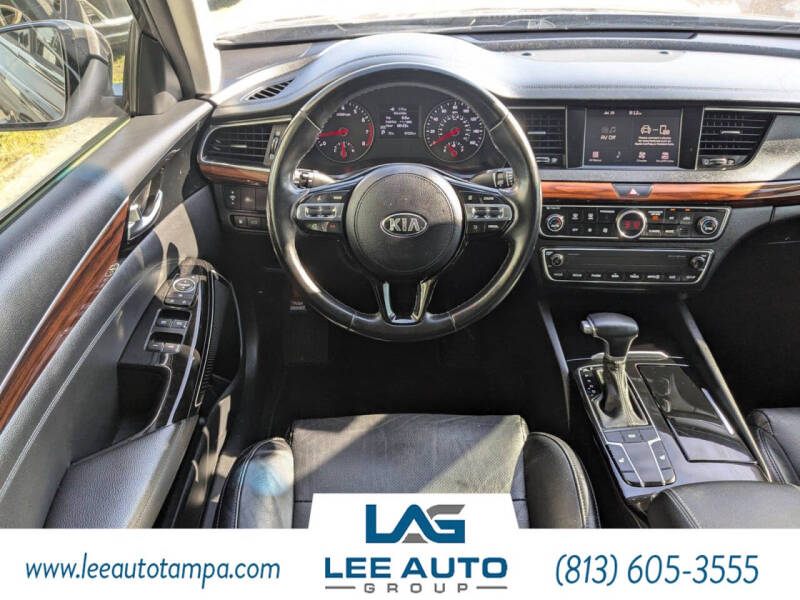 2017 Kia Cadenza Premium