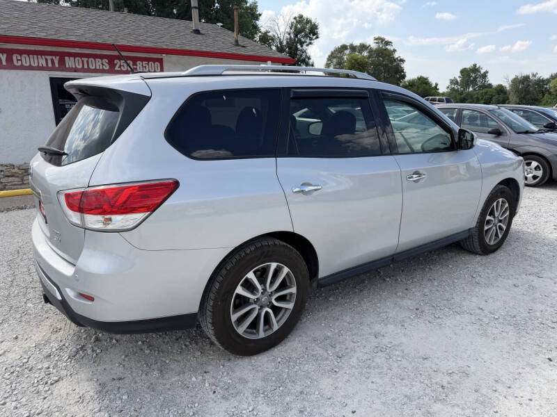 2016 Nissan Pathfinder SV