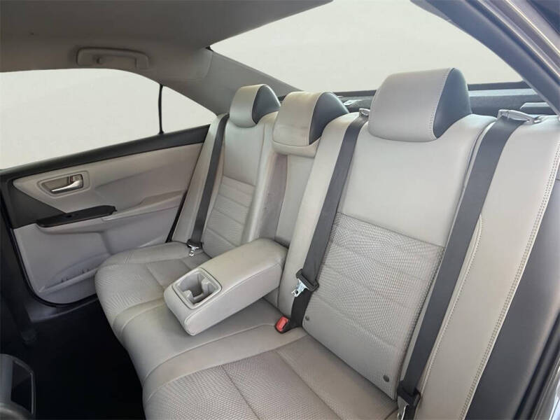 2016 Toyota Camry SE