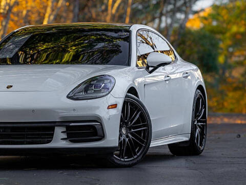 2017 Porsche Panamera 4