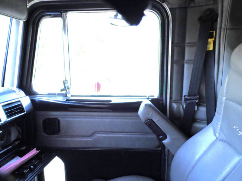 2001 Peterbilt 379 EX Hood