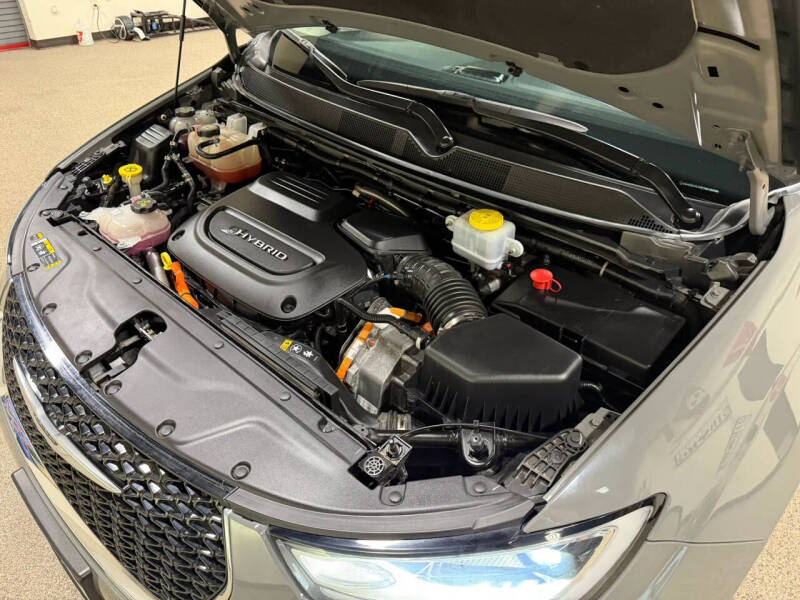 2023 Chrysler Pacifica Plug-In Hybrid Touring L