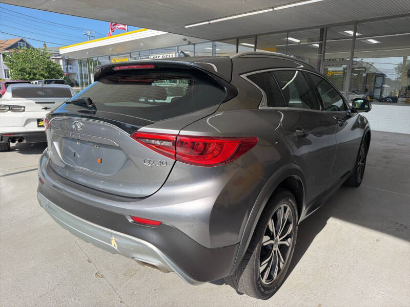 2019 Infiniti QX30 Luxe