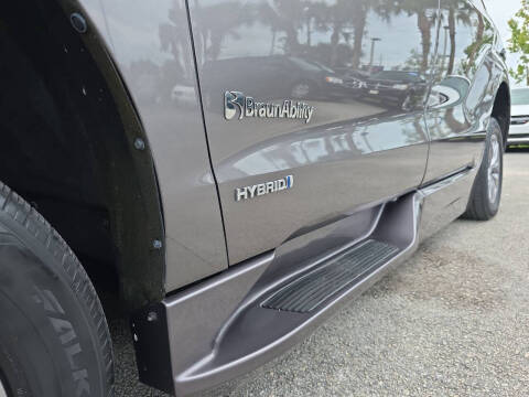 2021 Toyota Sienna XLE 8-Passenger