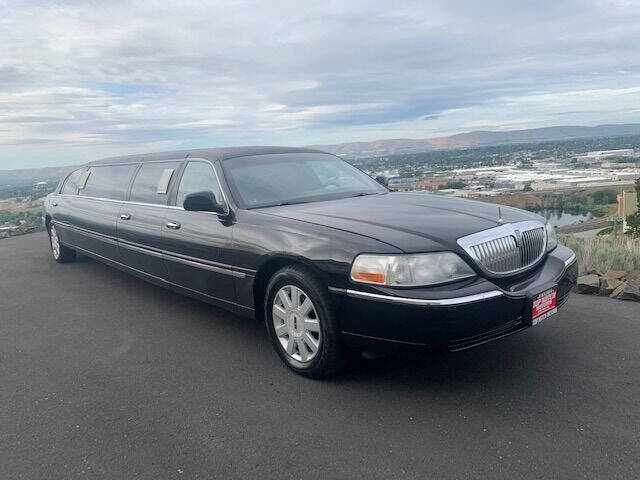 2005 Lincoln Town Car Executive