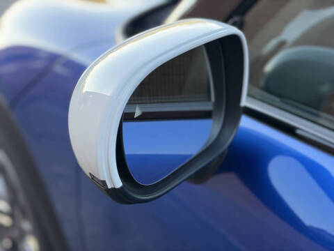 2025 MINI Hardtop 2 Door Cooper Signature Trim