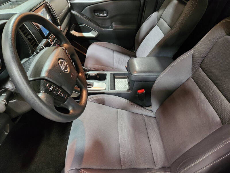 2022 Nissan Frontier SV